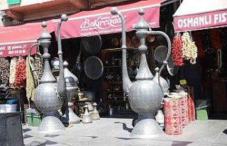 Ev fiyatına devasa bakır ibrik