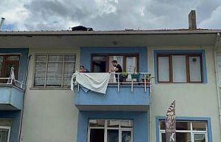 Evinin balkonunda ölü bulundu