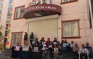 Evlat nöbetindeki anne: “2 evlat hasretini birden...