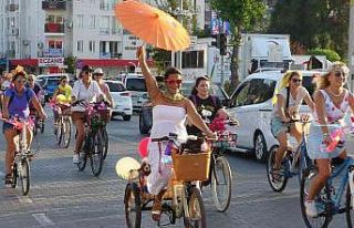 Fethiye’de ’Süslü Kadınlar Bisiklet Turu’...