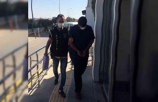 FETÖ tehdidiyle bir kadının altınlarını alan...