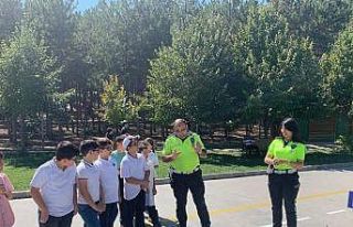 Gediz’de öğrencilere trafik eğitimi