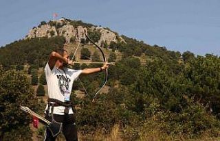 Geleneksel okçuluk tutkunları Gürsu Adrenalin Parkta...