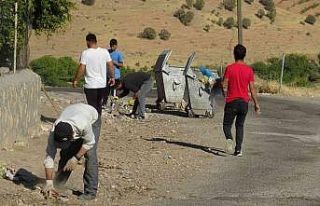 Gercüş’te gönüllü gençler çevre temizliği...