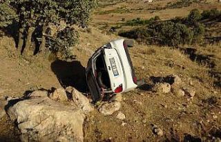 Gercüş’te otomobil uçuruma yuvarlandı: 4 yaralı