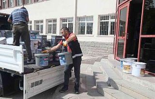 Gölbaşı Belediyesinden okullara boya desteği