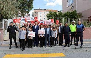 Gördes’te ’Yayalara Öncelik Duruşu’ etkinliği...