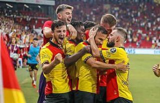 Göztepe evinde ilk 3 puanını aldı