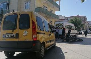 Hafif ticari araç ile çarpışan motosikletin sürücüsü...