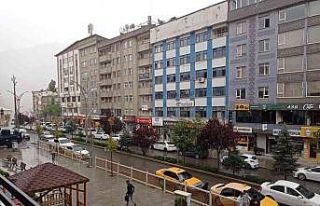 Hakkari’ye aylar sonra yağmur yağdı