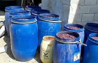 Hatay’da 4 bin 250 litre sahte içki ele geçirildi