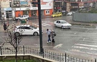 Hava sıcaklıkları düştü, yağmur hayatı olumsuz...