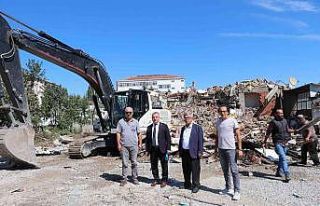 Havza Kapalı Sebze Pazarı için yıkım başladı