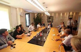 Hayırsever vatandaşlara plaketleri takdim edildi