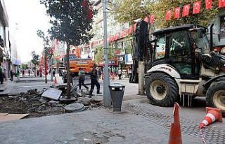 Her gün binlerce kişinin geçtiği o caddede hummalı...