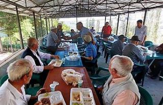 Hisarcık Şeyhler köyünde hayır yemeği