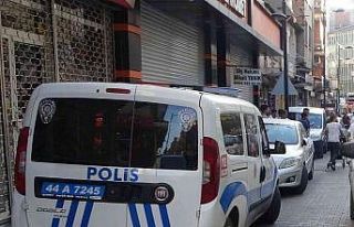 Husumetli gençlerin kavgası kanlı bitti