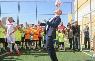 İçişleri Bakanı Soylu, Mardin’de çocuklarla...