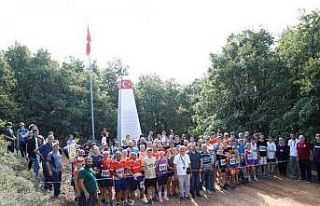 İnegöllü doğaseverler, şehitlerin anısına yürüdü