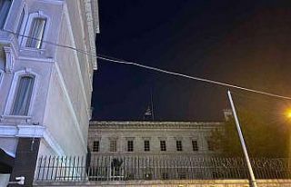 İngiltere Başkonsolosluğu’nda bayrak yarıya...