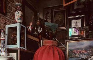 İnsanların yüzlerini gülümsetebilmek için resim...