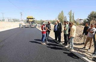 İpekyolu’nda asfalt serimi hız kesmiyor