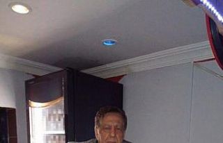 İşletme sahibi kavgayı ayırırken kalp krizinden...