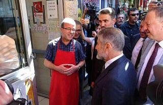 Isparta’da esnaf, Bakan Nebati’den madeni 1 TL...