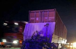 Isparta’da iki tır çarpıştı: 2 ölü