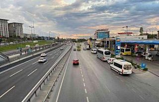 İstanbul’da okullar açıldı, trafik yoğunluğu...
