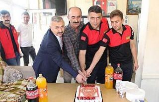 İtfaiye personeline pastalı kutlama