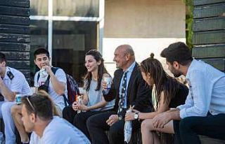 İzmir Büyükşehir Belediyesi öğrenim desteğini...