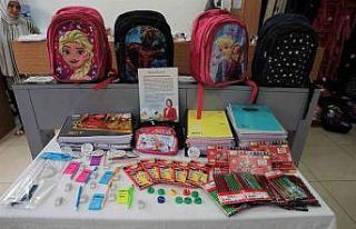 İzmit Belediyesi binlerce öğrenciye kırtasiye...