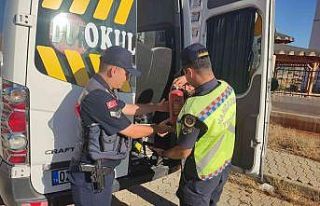 Jandarma ekipleri, öğrenci servislerini denetledi