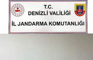 Jandarma tacirden kilolarca esrar ele geçirdi