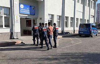 Jandarmadan eş zamanlı DEAŞ operasyonu: 2 gözaltı