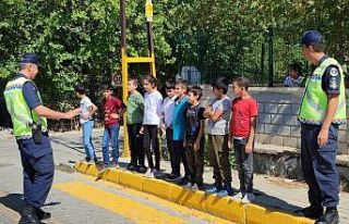Jandarmadan öğrenciler için önlem