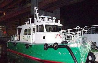Japonya’da kılavuz tekne dalgakırana çarptı:...