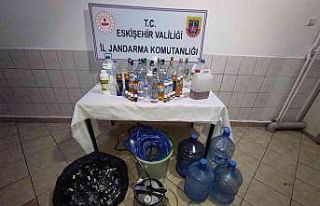 Kaçak içki üreten ve satan 5 kişi yakalandı