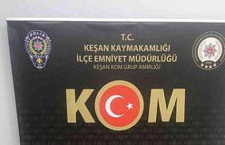 Kaçak tütünle doldurulmuş binlerce makaron ele...