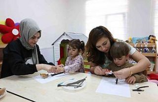 KAÇEM’de anneler kursta, çocuklar oyunda