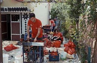 "Kadın Eli" birimi ihtiyaç sahibi ailelerin...