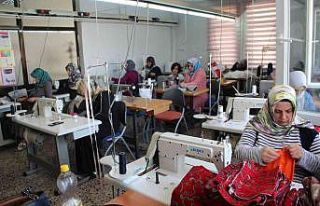 Kadınlar iş sahibi olmak için kurslarda ter döküyor