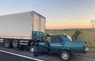 Kamyonete arkadan çarpan otomobilin sürücüsü...