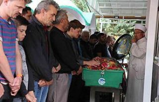 Kardeşinden ablasının tabutuna son dokunuş