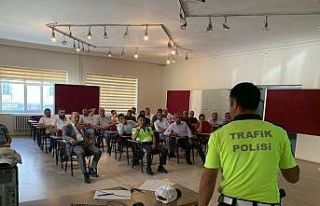 Kars’ta okul servisi şoförleri bilgilendirildi