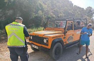 Kaş’ta safari araç sürücüleri bilgilendirildi