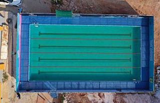 Kaş’ta yüzme eğitimi için havuz yapıldı