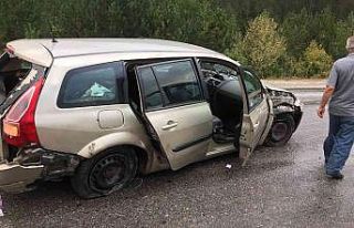 Kastamonu’da takla atan otomobildeki 3 kişi yaraandı