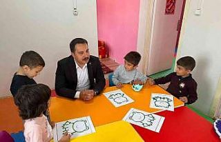 Kaymakam Aydoğan çocuklar ile buluşmaya devam ediyor